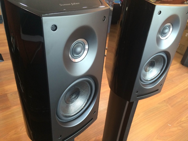 SONUS FABER VENARE 1.5 WITH ORIGINAL STAND Img_3411