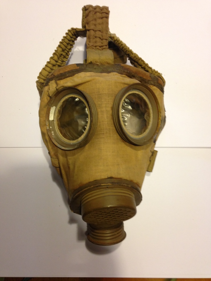 masque T36 et lampe bretton l insigne du 7grdi Img_0010