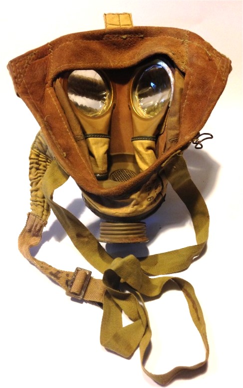 masque T36 et lampe bretton l insigne du 7grdi Img_0013