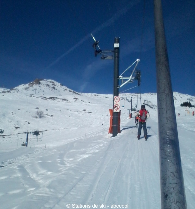 Téléski à perches découpables 1 place du Rocher P114