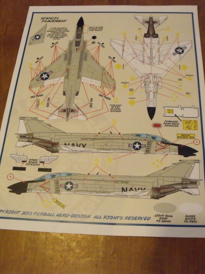 F-4 B Phantom 1/48° - VF-51 - USS Coral Sea  inchop Tonkin Gulf 1972 -  Début de patine. Dscf6420