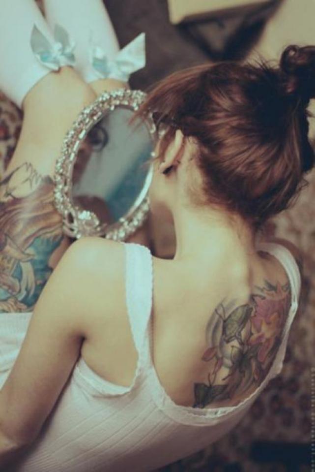 CHARME - Les plus belles femmes sont tatouées... - Page 15 Galeri11