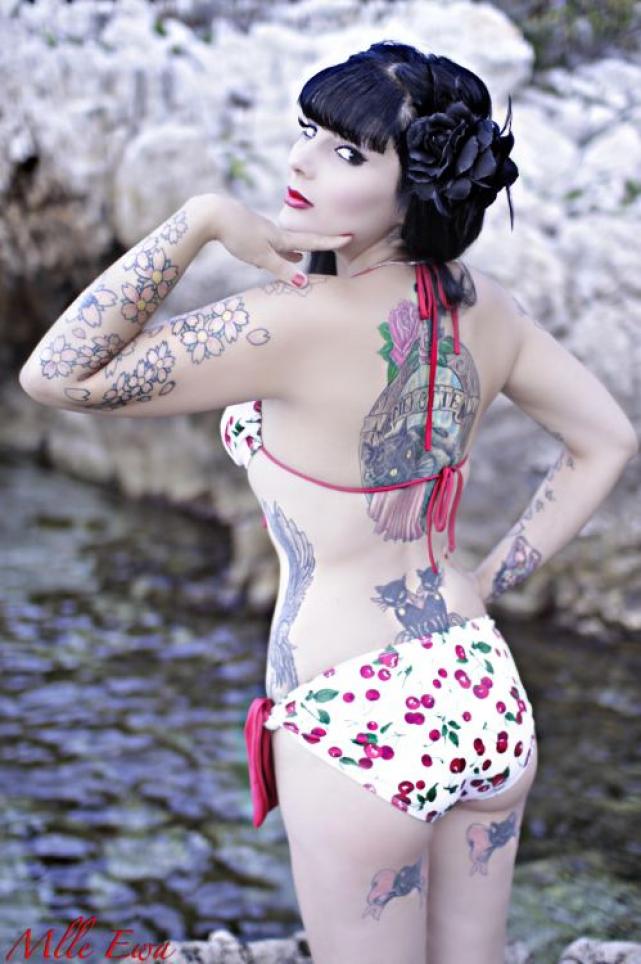 CHARME - Les plus belles femmes sont tatouées... - Page 15 Galeri14