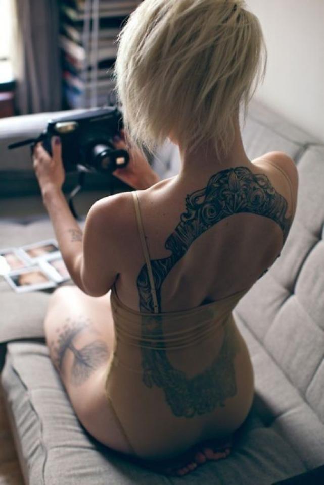 CHARME - Les plus belles femmes sont tatouées... - Page 15 Galeri17