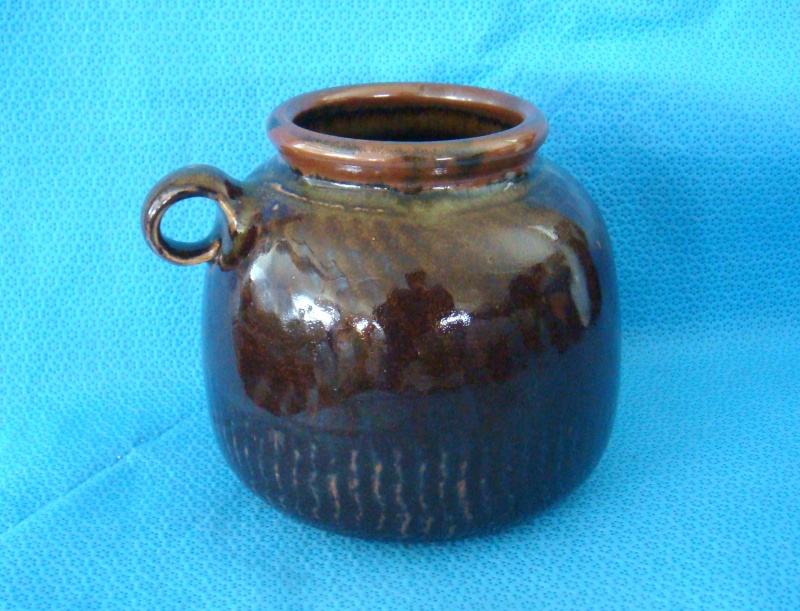 teapot - Ross Richards of Thackwood Pottery. Dsc08916