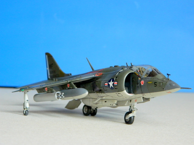 [GB AIRFIX] HAWKER SIDDELEY AV-8A HARRIER - Page 2 Harrie10