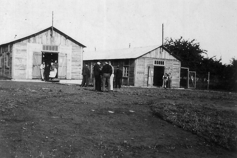 Construction baraquements camp de Choisel par barthe35 Nhiopm10