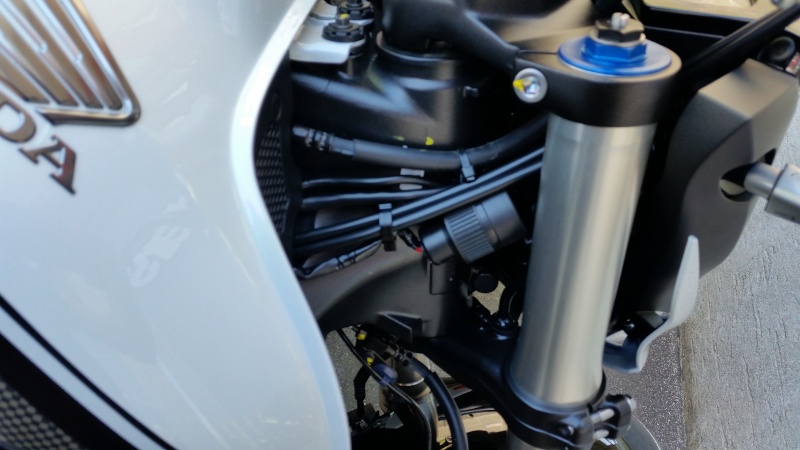 TomTom Rider 400 et son alimentation 20150510
