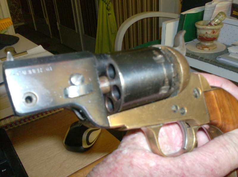 Projet de transformation d'un Schneider And Glassick en revolver d'aisselle Les_fl10