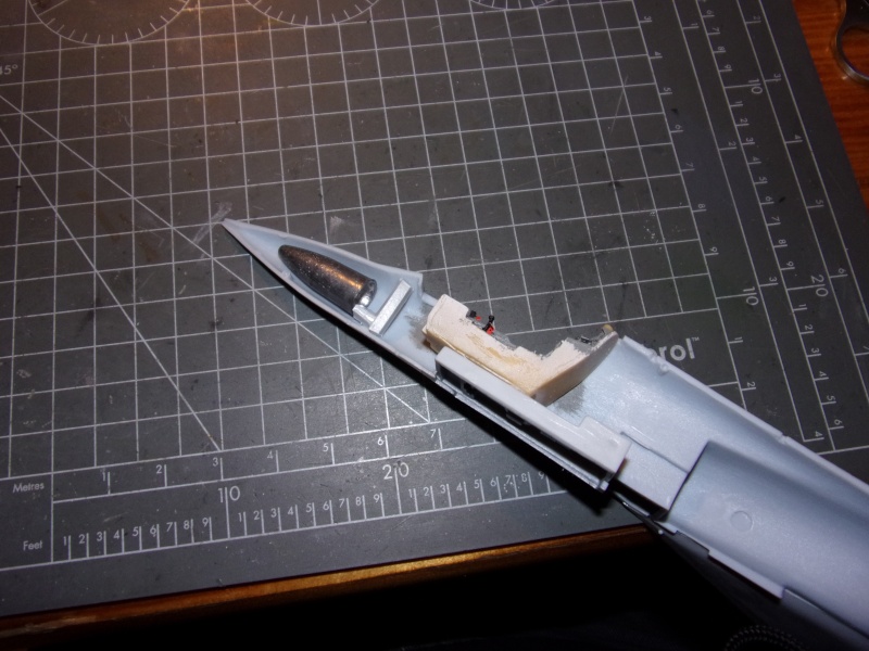 DASSAULT MIRAGE 2000 C 1/48ème Réf 80426 - Page 2 100_0855