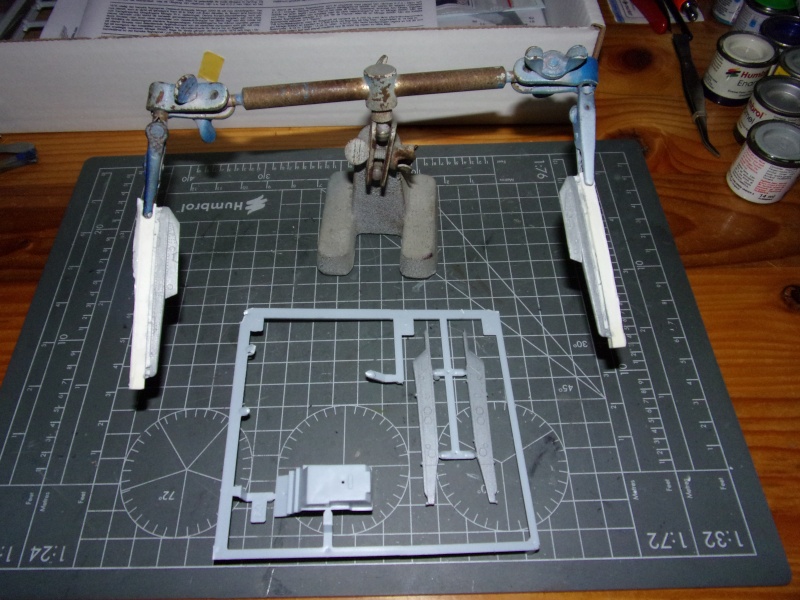 DASSAULT MIRAGE 2000 C 1/48ème Réf 80426  - Page 2 100_0937