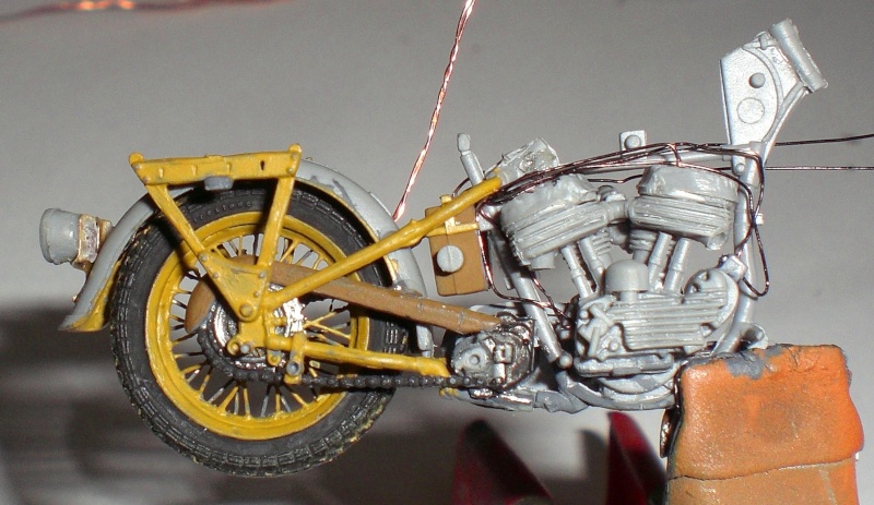 U.S.SOLDIER PUSHING MOTORCYCLE",1/35,von Mini Art Fertig gebaut von Oluengen359 00242