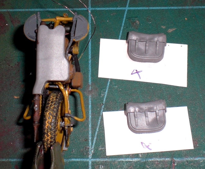 U.S.SOLDIER PUSHING MOTORCYCLE",1/35,von Mini Art Fertig gebaut von Oluengen359 00244