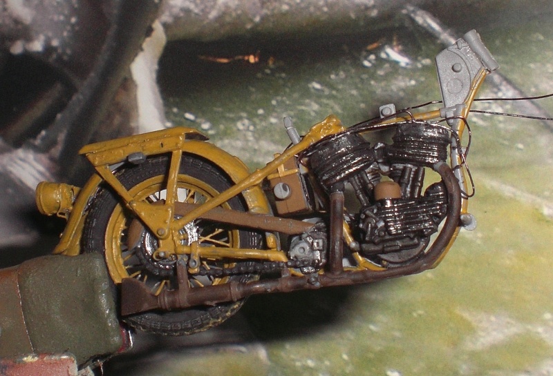 U.S.SOLDIER PUSHING MOTORCYCLE",1/35,von Mini Art Fertig gebaut von Oluengen359 00426