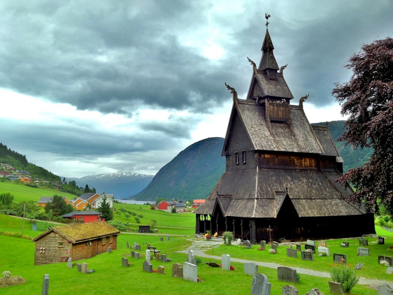 Norvège : Les "stavkirke", églises en "bois debout", et secondairement bien d'autres aspects de ce magnifique pays et de sa culture... - Page 2 75762310
