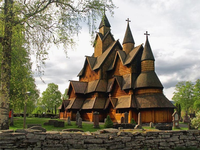 Norvège : Les "stavkirke", églises en "bois debout", et secondairement bien d'autres aspects de ce magnifique pays et de sa culture... - Page 3 Heddal13