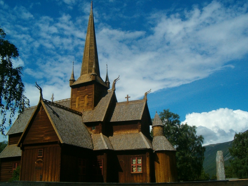 Norvège : Les "stavkirke", églises en "bois debout", et secondairement bien d'autres aspects de ce magnifique pays et de sa culture... - Page 2 Lom_st10