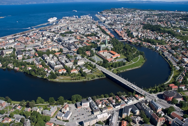 Norvège : Les "stavkirke", églises en "bois debout", et secondairement bien d'autres aspects de ce magnifique pays et de sa culture... Overvi10