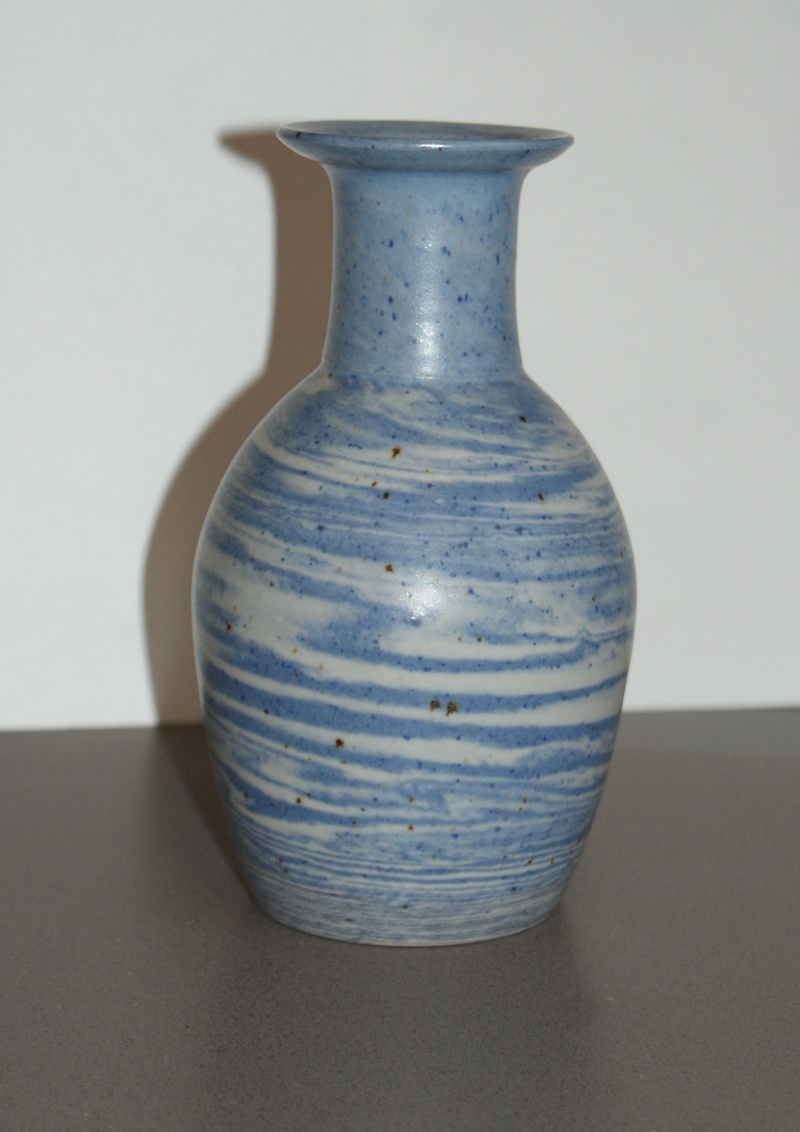 Swirl Blue Vase Signed - John Hilder Dsc02712