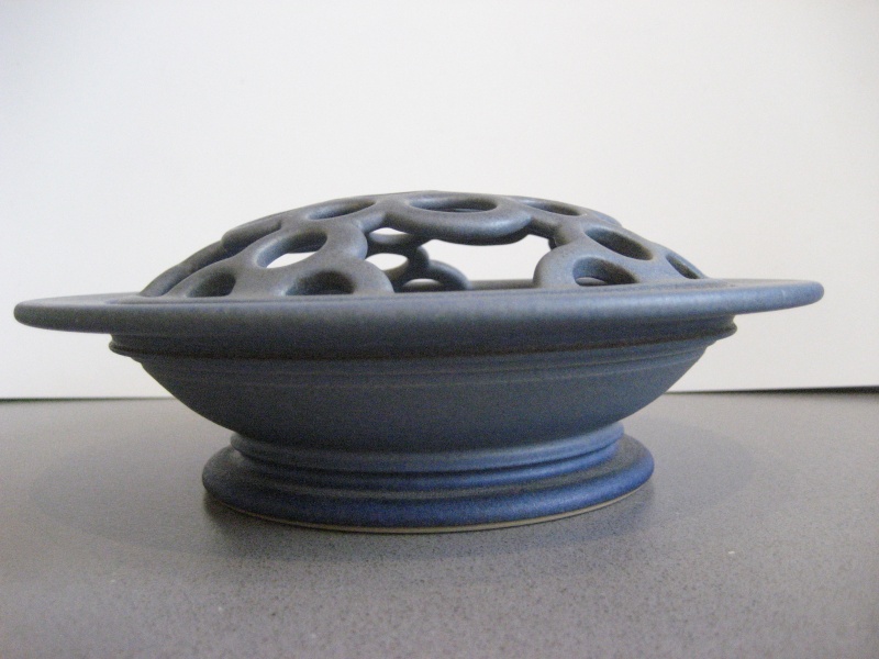 Stoneware pottery, IH mark - possibly Ian Hinchcliffe  Img_1622