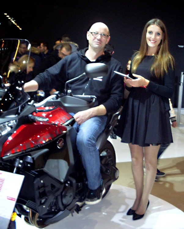 [COMPTE RENDU]  Salon de la Moto de Paris du 1 au 6 Décembre 2015 - Page 4 S2310