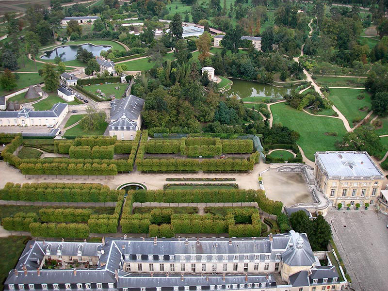 Vue aérienne du domaine de la reine Marie-Antoinette à Trianon 0_113911