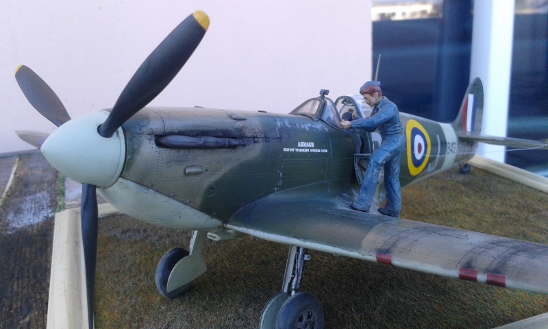 Spitfire Mk. IIa Revell 1/32 [philippe] - Page 25 20160164