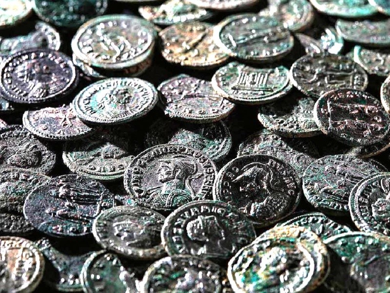 Trésor monétaire romain découvert en Suisse 11386810