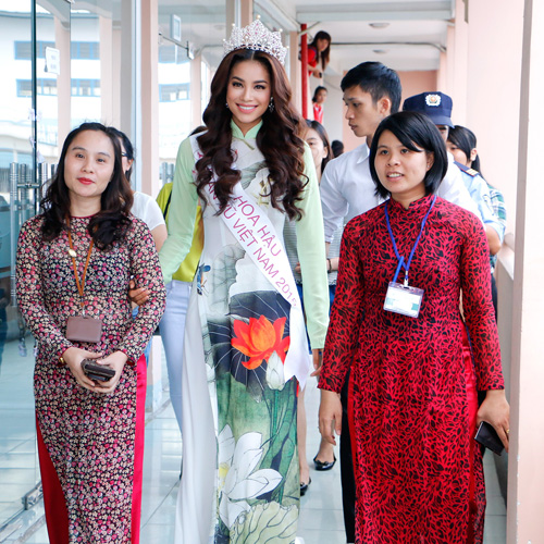 2015 | MISS UNIVERSE VIETNAM | PHẠM HƯƠNG - Page 12 2-932110