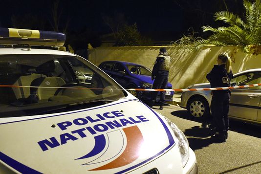Un enseignant d’une école juive de Marseille blessé au couteau par trois hommes 48128910