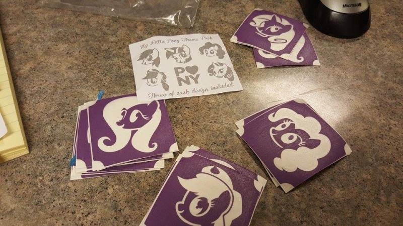 Help how do you use these My Little Pony Theme Stencils 12270410