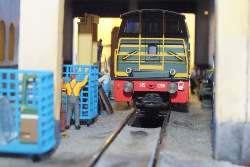 Diorama deposito locomotive in costruzione 01010