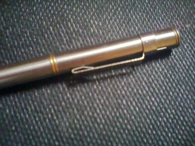 vend stylo metal doré Photo033