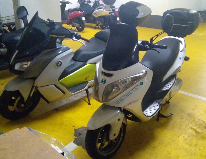 Bonjour aux electriciens Scoote10