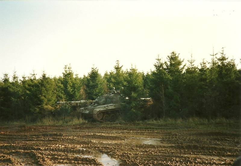 Leopard 1A4 en maneuvre  Numyri11