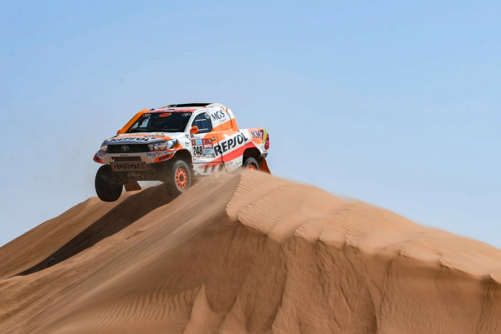 DAKAR 2022 - N°248 TOYOTA HILUX "Repsol Rally Team" I.Esteve Pujol/T.Villalobos 27178210