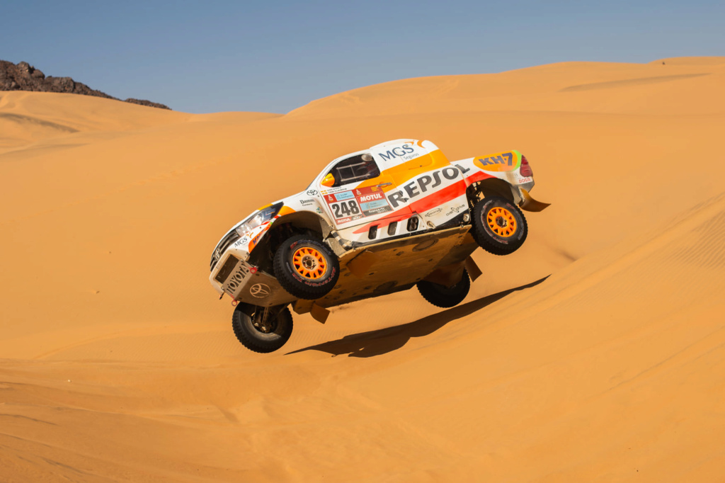 DAKAR 2022 - N°248 TOYOTA HILUX "Repsol Rally Team" I.Esteve Pujol/T.Villalobos 27212710