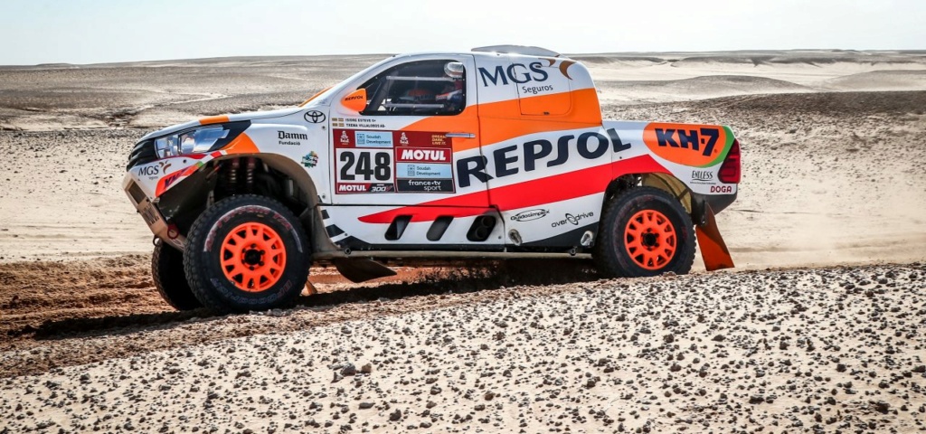 DAKAR 2022 - N°248 TOYOTA HILUX "Repsol Rally Team" I.Esteve Pujol/T.Villalobos Dakar212