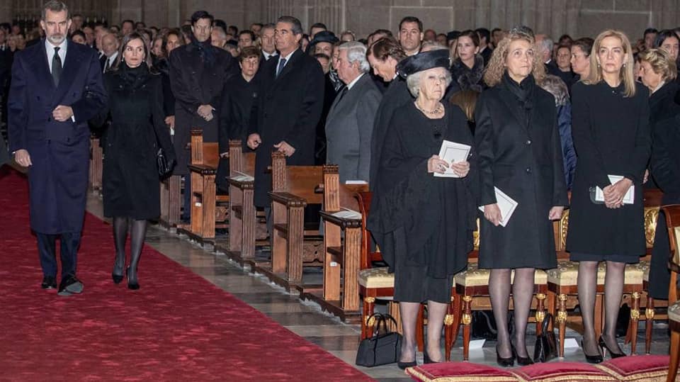 Fallece Doña Pilar de Borbón,hermana del Rey D. Juan Carlos. - Página 3 Foto5451
