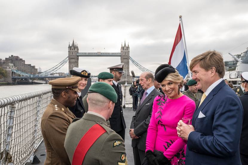 VISITA DE ESTADO DE LOS REYES DE HOLANDA AL REINO UNIDO EL 23 DE OCTUBRE - Página 6 Hol316