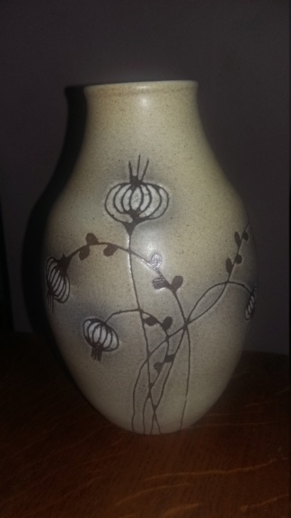 Vase Signed Mel or Mee Glazed Teracotta? Engraved wit Flowers Sandy Colour  20190211