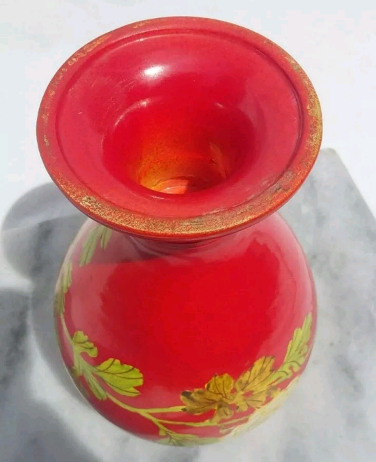 Bright Red Vase Floral Unmarked Screen24