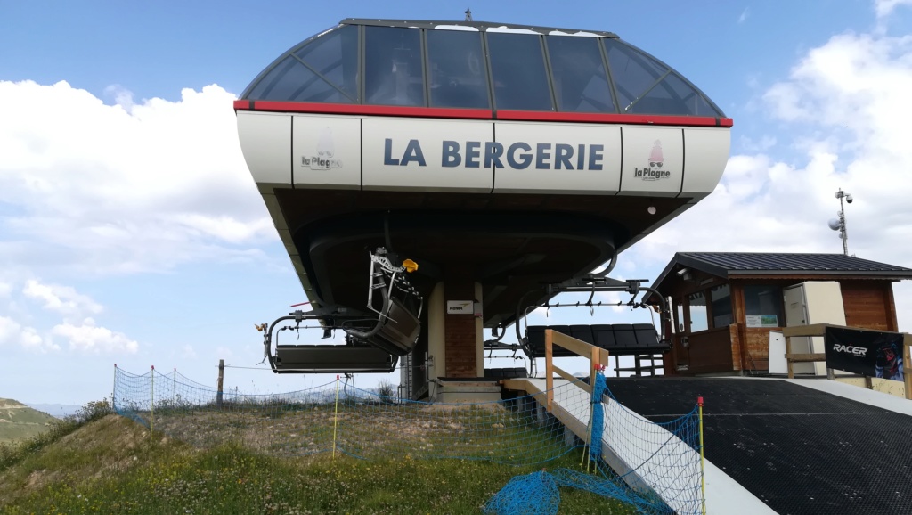 Télésiège débrayable 6 places (TSD6) de la Bergerie - La Plagne Img_2017