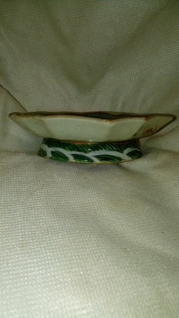 Pair of Chinese-looking small shallow bowls 20200236
