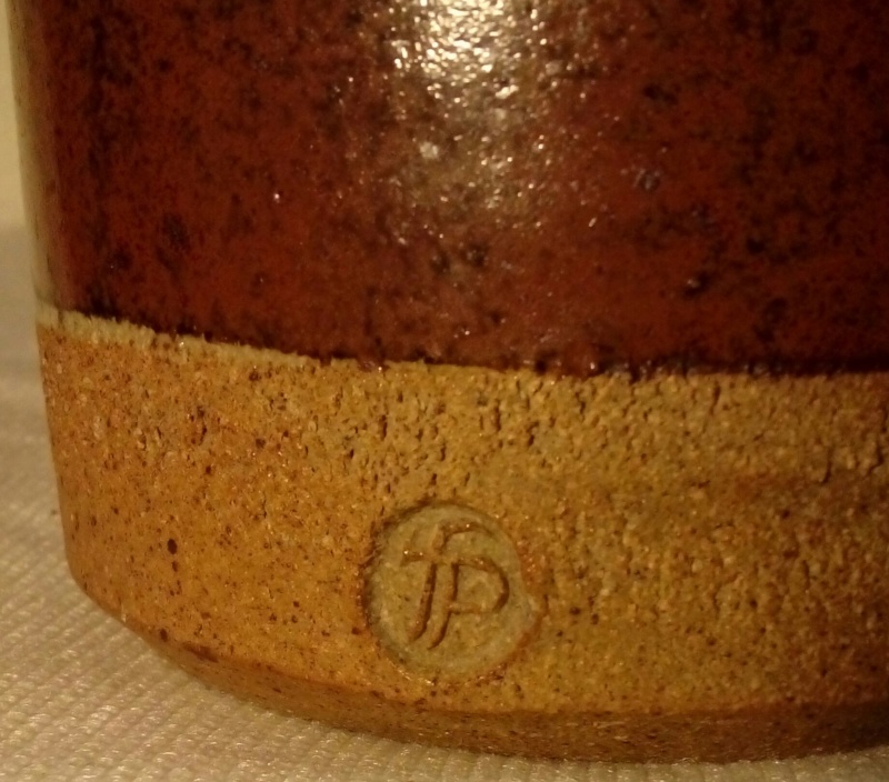 Familiar looking FP stamp on large coil-built pot. 20200362