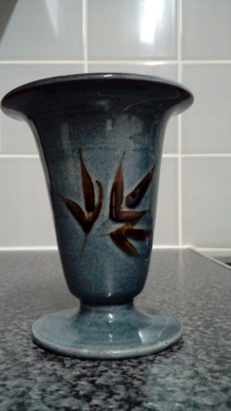S in a pot mark John & David Bishop, Sheldon pottery, Clevedon, Bristol 20200450