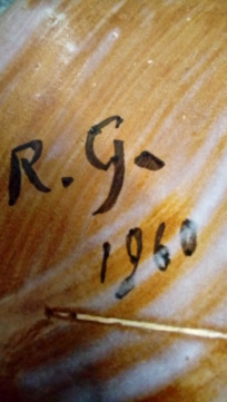 R.G. 1960. Primitive-looking sgraffito shallow dish.  20200472