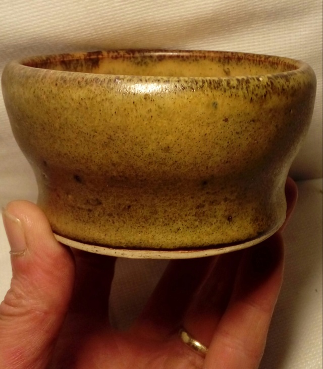 Little bowl with incised DK. 20200582