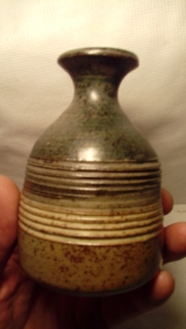 Beautifully-made little unsigned pot. 20200584
