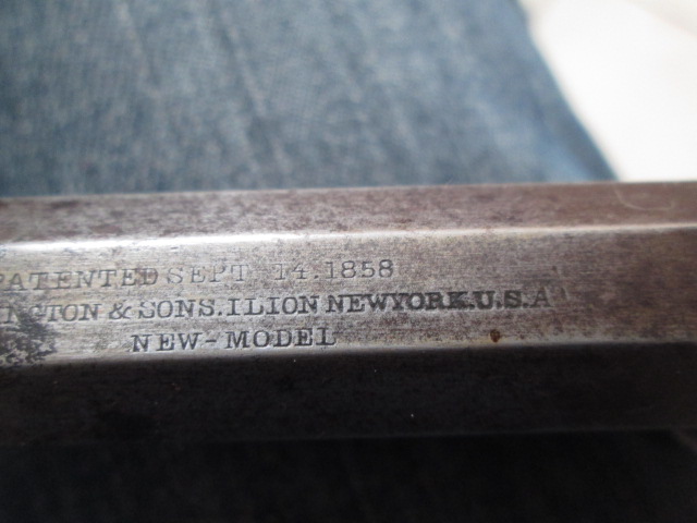 Revolver Remington 1858 authentique ou copie? Img_4228